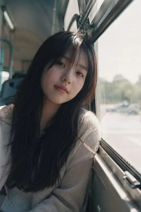 巴士窗边的日系胶片少女